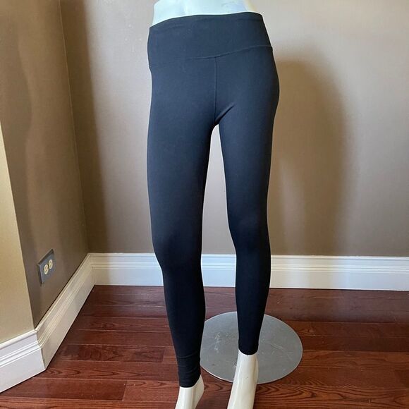 Fabletics High Waisted Leggings w/ side zipper - Picture 1 of 5